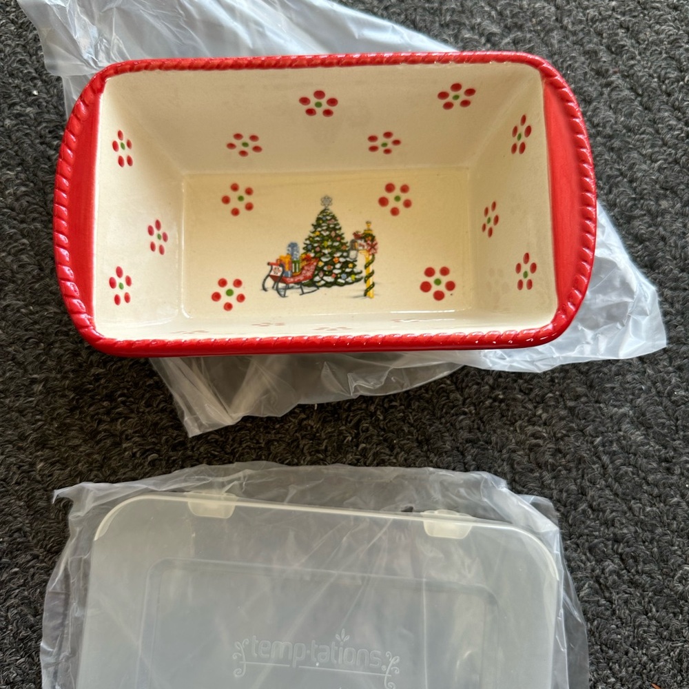 Temptations by Tara Mini Loaf Pan With Lid Features Christmas Tree - Picture 3 of 8